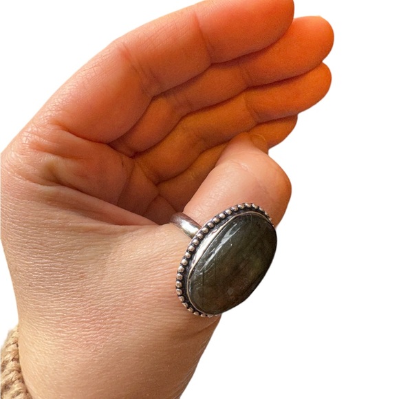 Labradorite ring set in sterling silver size 11 3/4 - Picture 4 of 7